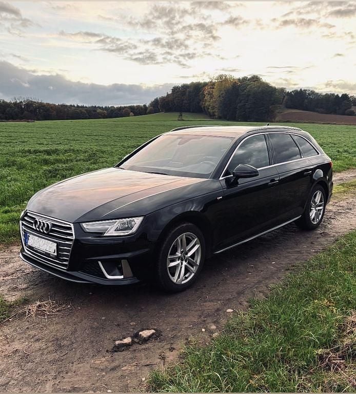 Schwarz Gebraucht 2019 Audi A4 S-Line Kombi | 19.975 € (Superpreis) - Bild 1/4