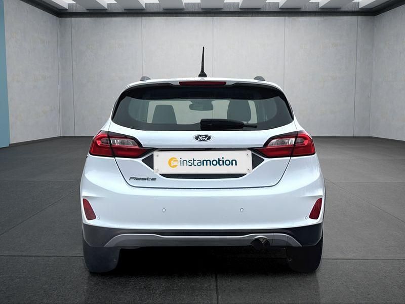 Gebraucht Ford Fiesta Trend 101 PS (74 kW) 2022 Weiß Kleinwagen