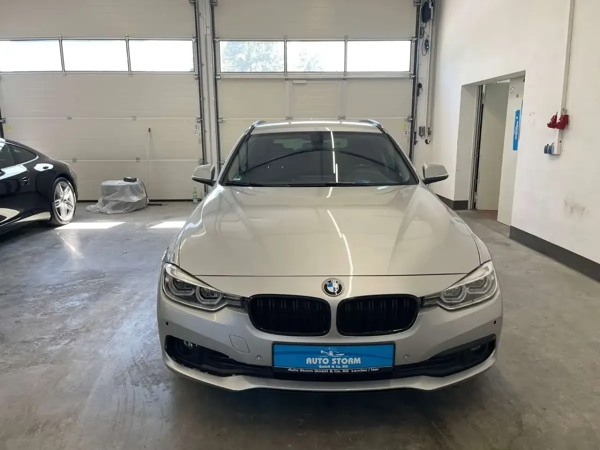Gebraucht BMW 320 Advantage 190 PS (139 kW) 2016 Glaciersilber metallic Kombi