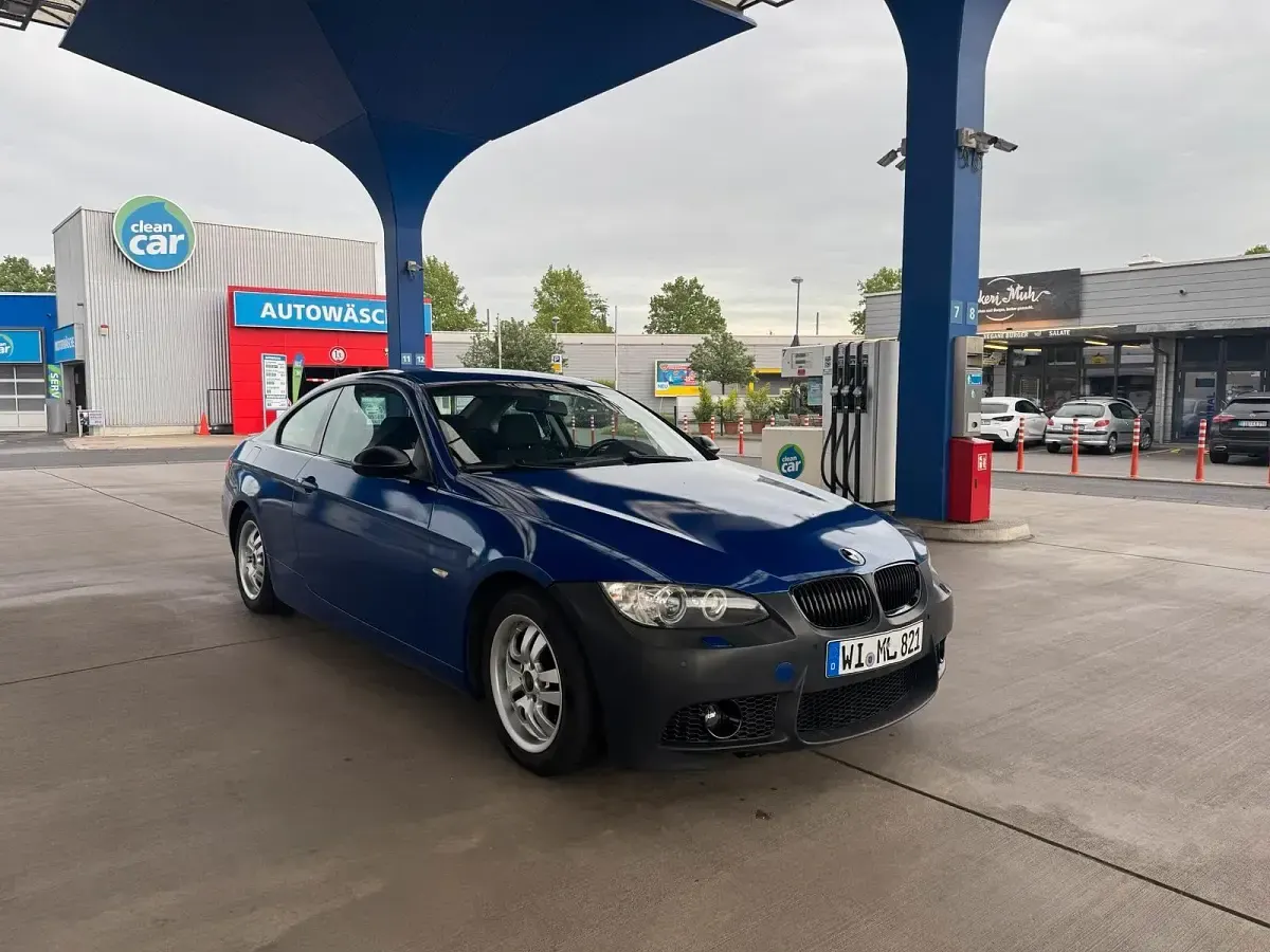 Gebraucht BMW 320 170 PS (125 kW) 2007 Blau Coupé