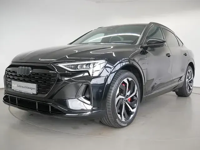 Gebraucht Audi Q8 Sportback e-tron Advanced Plus 250 kW (340 PS) 2024 Mythosschwarz metallic SUV