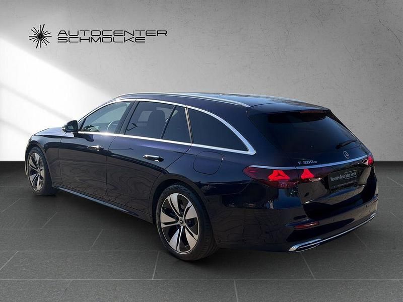 Gebraucht Mercedes E300 Advanced 313 PS (230 kW) 2024 Blau Limousine
