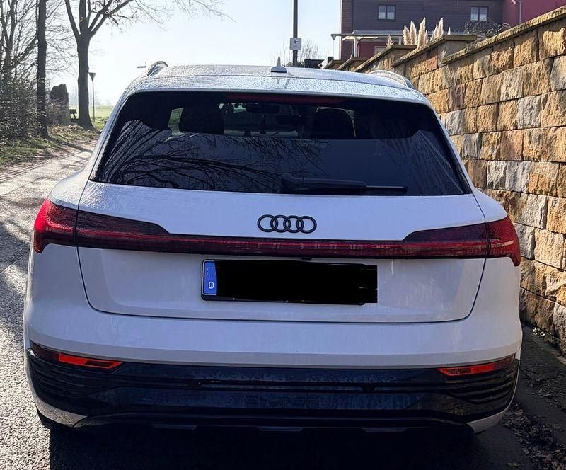 Gebraucht Audi Q8 e-tron Advanced 250 kW (340 PS) 2023 Weiß SUV