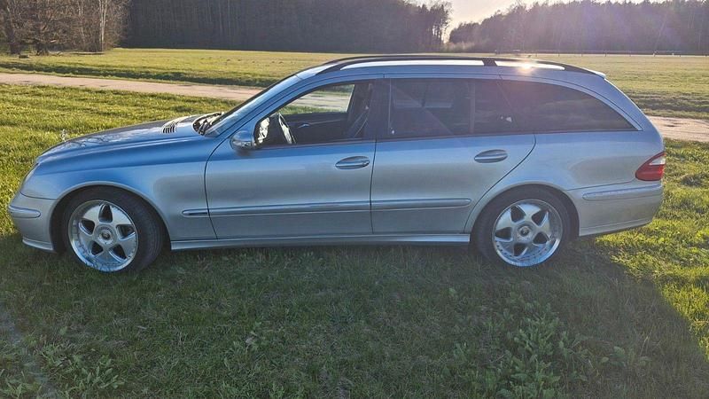 Gebraucht Mercedes E270 Avantgarde 177 PS (130 kW) 2004 Silber Kombi