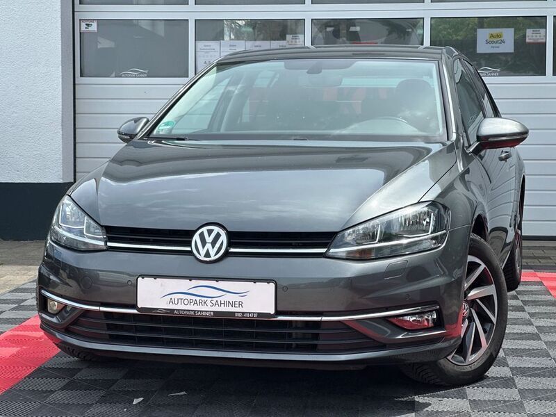 Grau Gebraucht 2018 VW Golf VII Sound Limousine | 12.999 € (Superpreis) - Bild 1/4