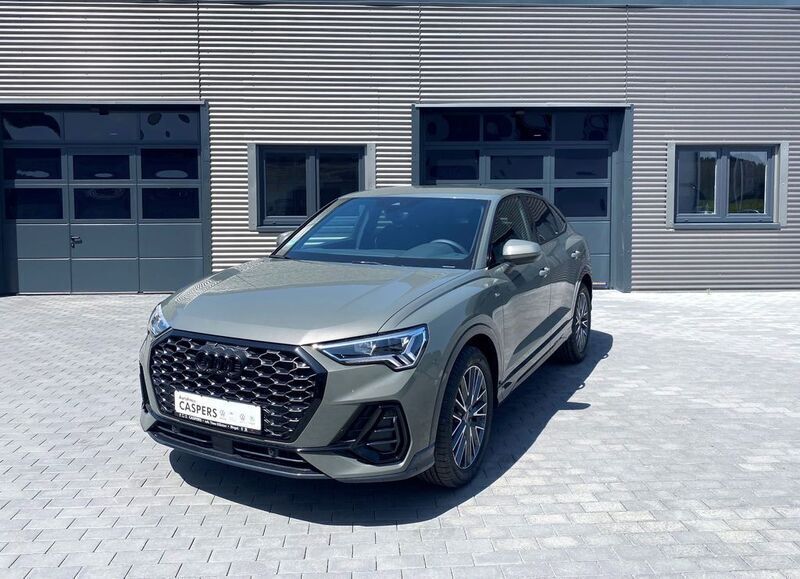 Grau Gebraucht 2024 Audi Q3 Sportback S-Line SUV | 44.999 € (Teuer) - Bild 1/4