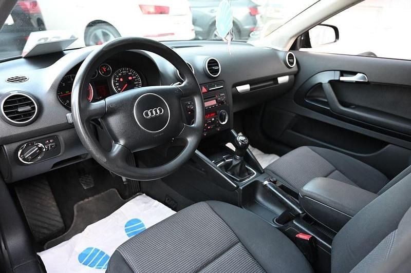 Gebraucht Audi A3 Comfort 140 PS (102 kW) 2004 Blau Kleinwagen