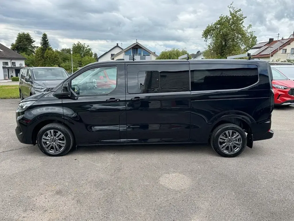 Neu Ford Tourneo Titanium 170 PS (125 kW) 2026 Schwarz Van / Kleinbus