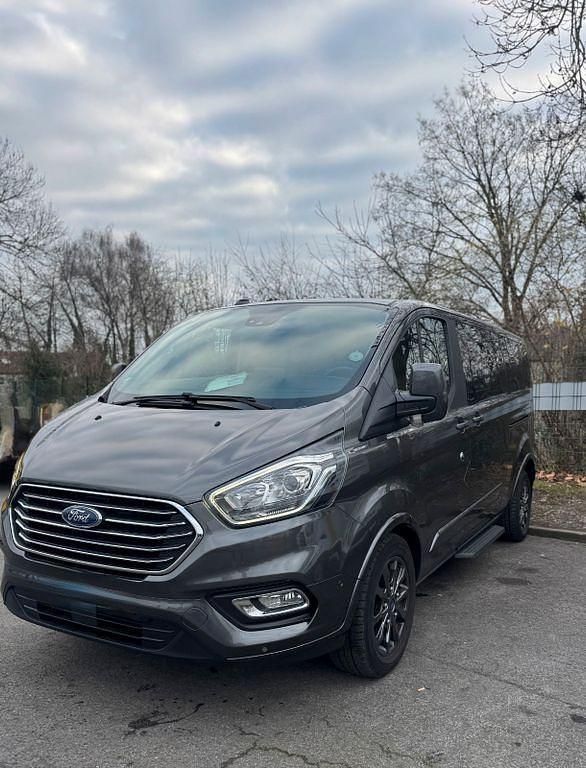 Gebraucht Ford Transit Tourneo 131 PS (96 kW) 2021 Grau Van / Kleinbus