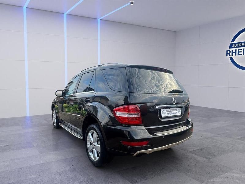 Gebraucht Mercedes ML350 231 PS (169 kW) 2010 Grau SUV