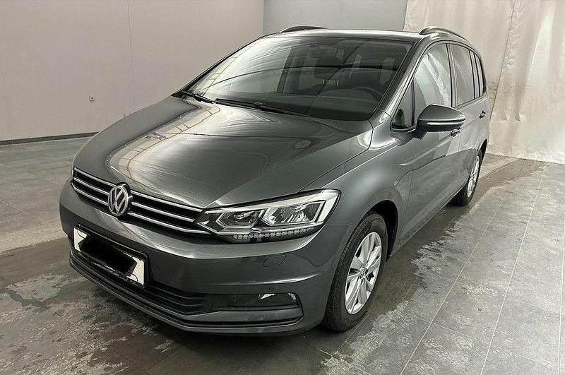 Grau Gebraucht 2020 VW Touran Comfortline Van / Kleinbus | 19.900 € (Fairer Preis) - Bild 1/4