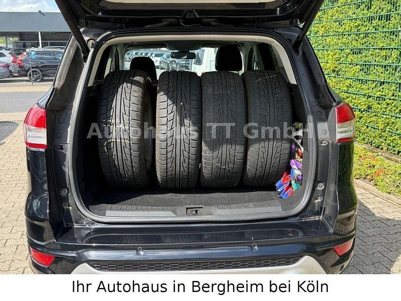 Gebraucht Ford Kuga Individual 150 PS (110 kW) 2015 Schwarz SUV