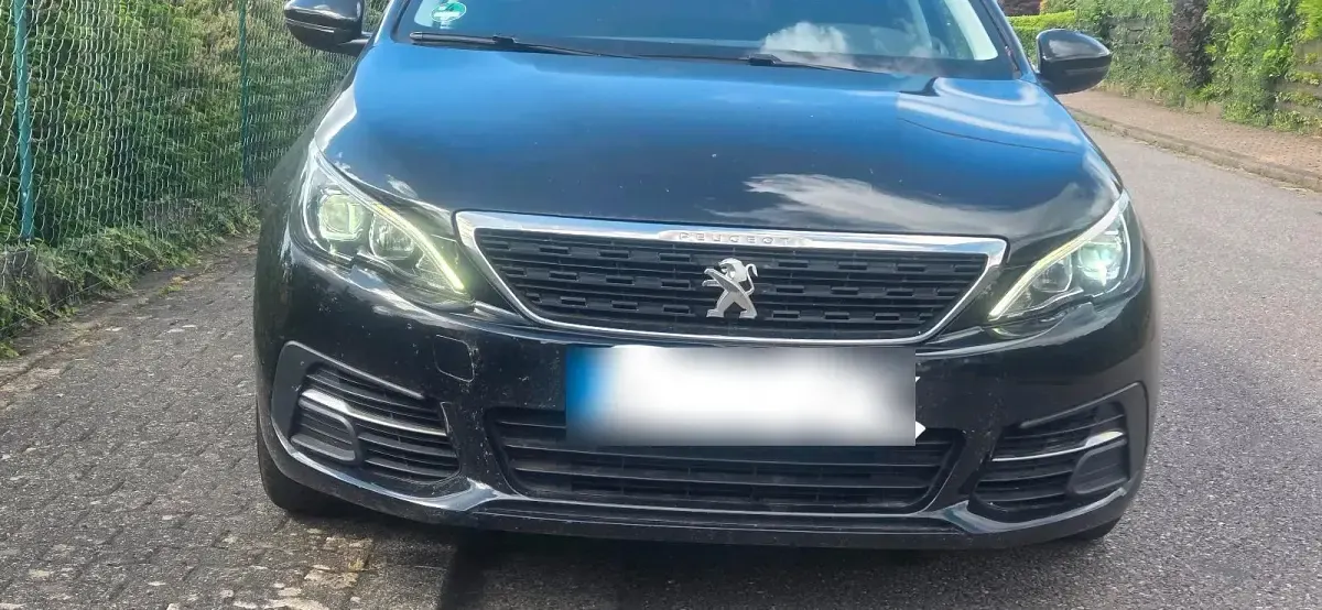 Gebraucht Peugeot 308 SW 131 PS (96 kW) 2020 Schwarz Kombi