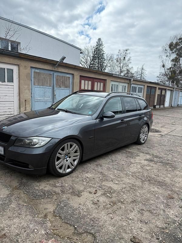 Gebraucht BMW 320 150 PS (110 kW) 2006 Grau Kombi