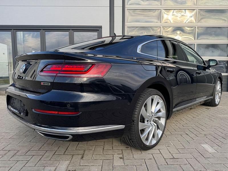 Gebraucht VW Arteon 190 PS (139 kW) 2018 Deep black Kleinwagen