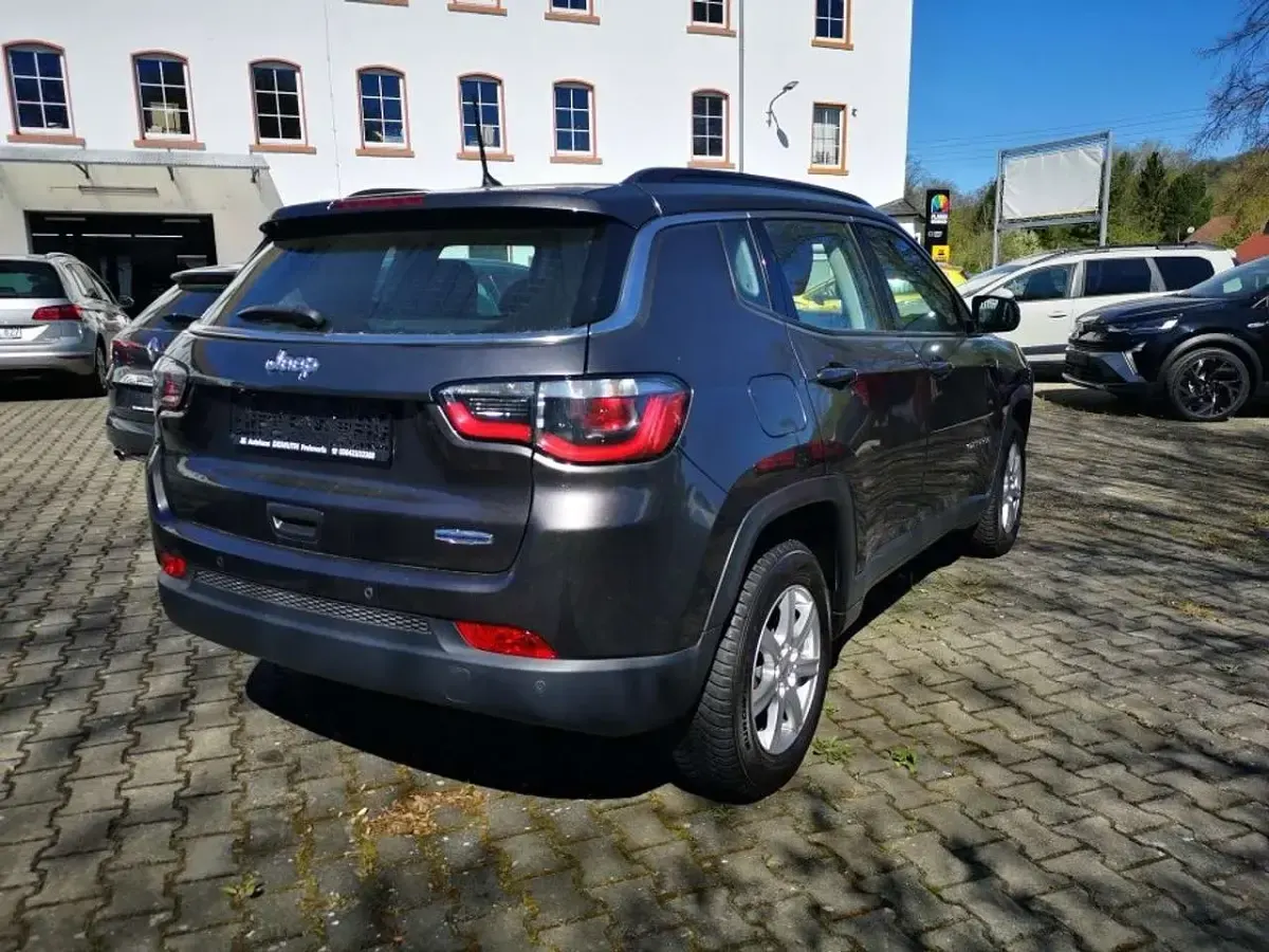 Second-hand Jeep Compass Longitude 140 CP (102 kW) 2018 Gri SUV