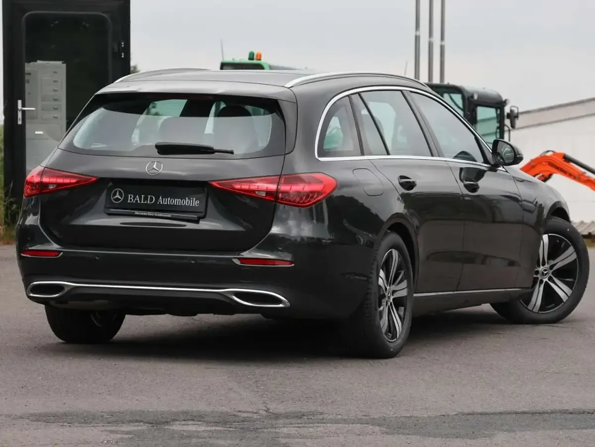 Gebraucht Mercedes C180 Avantgarde 170 PS (125 kW) 2025 Grau metalliclack graphitgrau Kombi