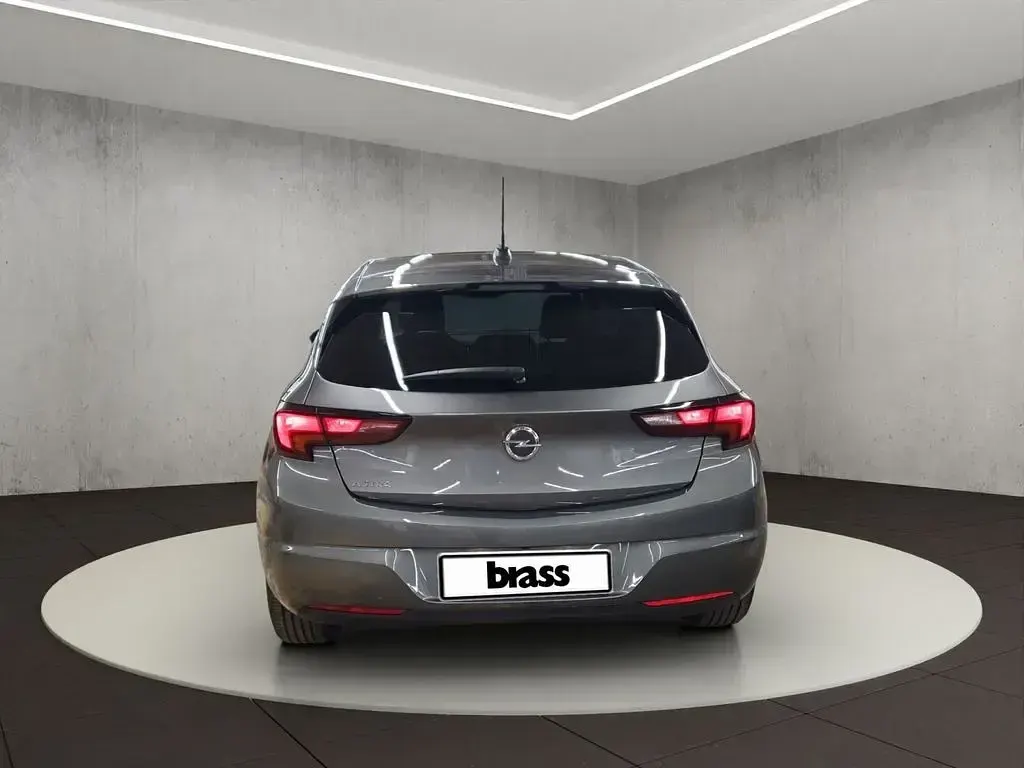Używany Opel Astra Design & Tech 131 KM (96 kW) 2021 Szary Sedan/Limuzyna