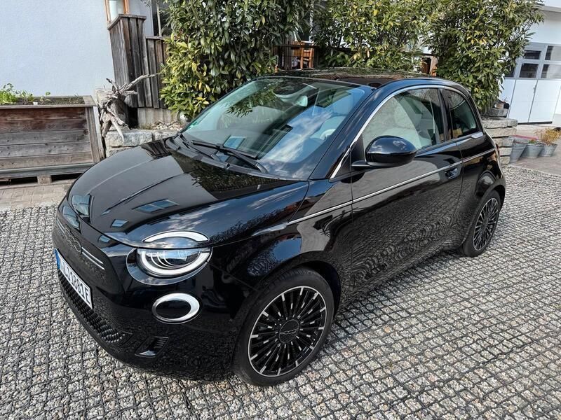 Schwarz Gebraucht 2022 Fiat 500e La Prima Kleinwagen | 19.999 € (Guter Preis) - Bild 1/4