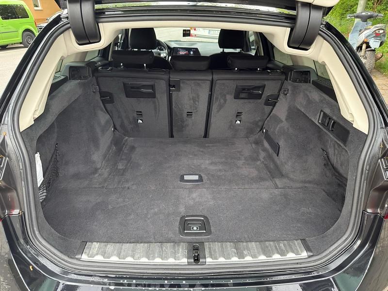 Gebraucht BMW 320 Advantage 190 PS (139 kW) 2019 Schwarz Kombi