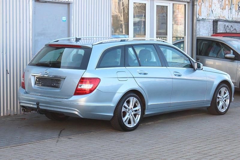 Gebraucht Mercedes C180 156 PS (114 kW) 2013 Silber Kombi