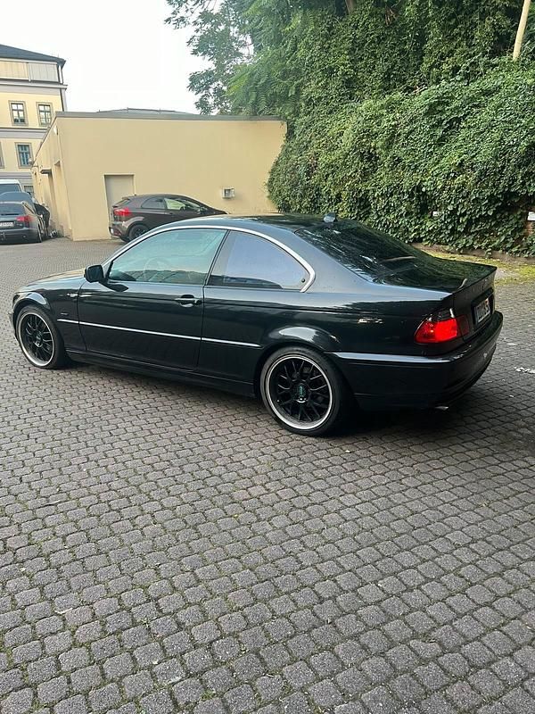 Gebraucht BMW 320 170 PS (125 kW) 2001 Schwarz Coupé