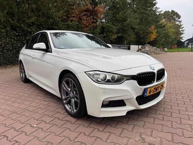 Gebraucht BMW 316 Executive 136 PS (100 kW) 2015 Weiß Limousine