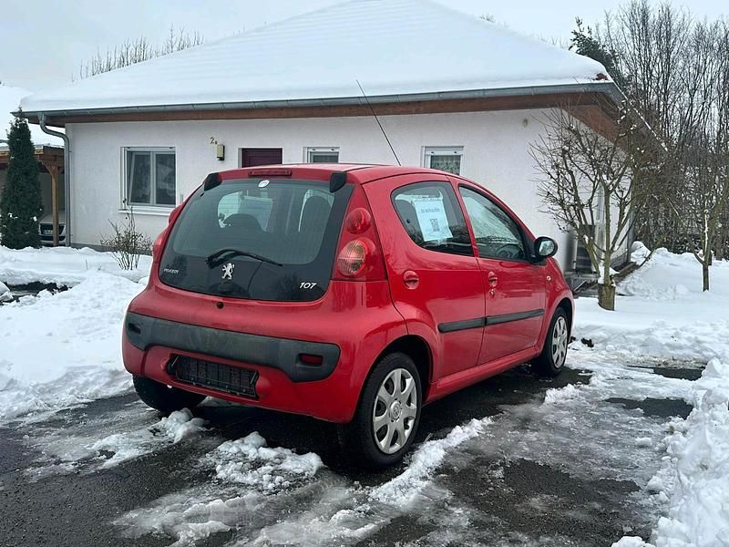 Gebraucht Peugeot 107 50 PS (36 kW) 2009 Rot Kleinwagen