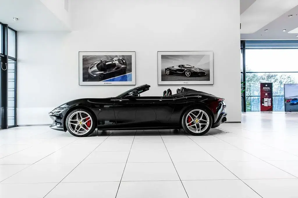 Neu Ferrari Roma 620 PS (456 kW) 2025 Schwarz Cabrio