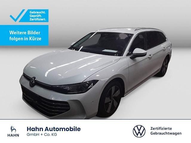 Oryxweiß perlmutteffekt Gebraucht 2024 VW Passat Elegance Kombi | 36.930 € (Guter Preis) - Bild 1/3