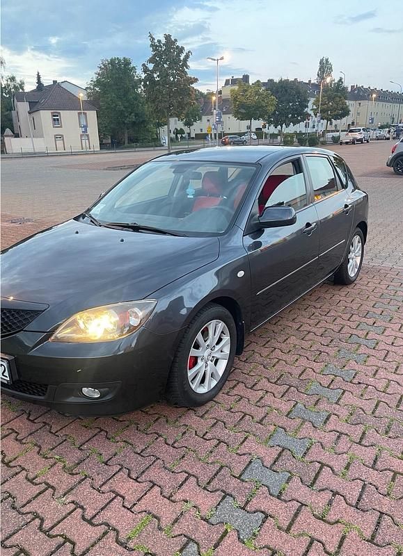 Grau Gebraucht 2006 Mazda 3 Kombi | 2.200 € (Etwas zu teuer) - Bild 1/4