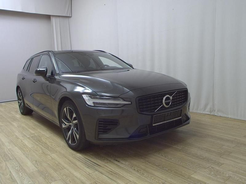 Gebraucht Volvo V60 Plus 253 PS (186 kW) 2022 Grau Kombi