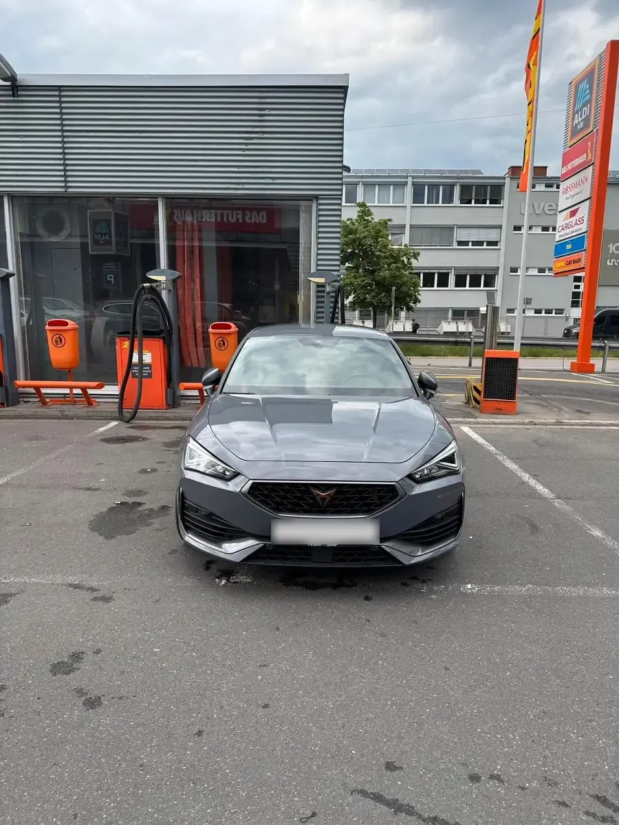 Gebraucht Cupra Leon 300 PS (220 kW) 2022 Grau Limousine