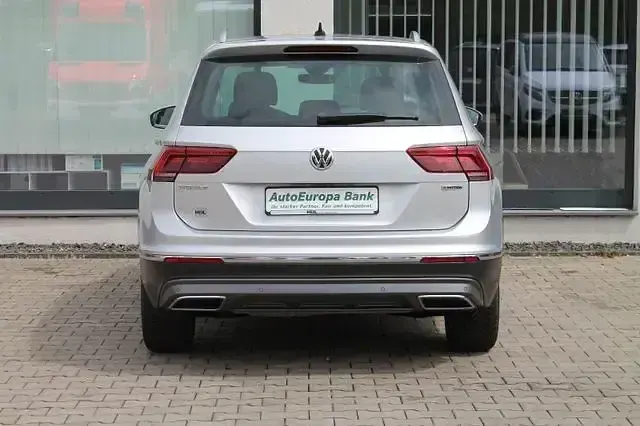 Gebraucht VW Tiguan Highline 239 PS (175 kW) 2020 Silber SUV