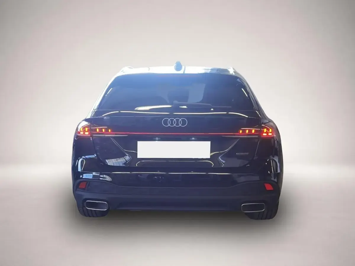 Gebraucht Audi A5 Business 299 PS (219 kW) 2025 Manufacturer Kombi