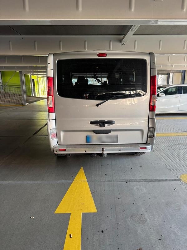 Gebraucht Renault Trafic 2010 Silber Van / Kleinbus