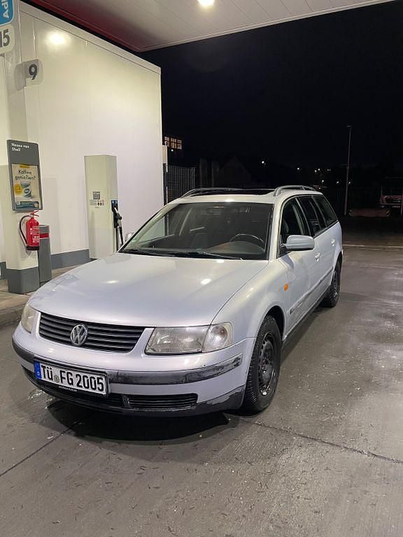 Gebraucht VW Passat Basis 101 PS (74 kW) 1997 Silber Kombi