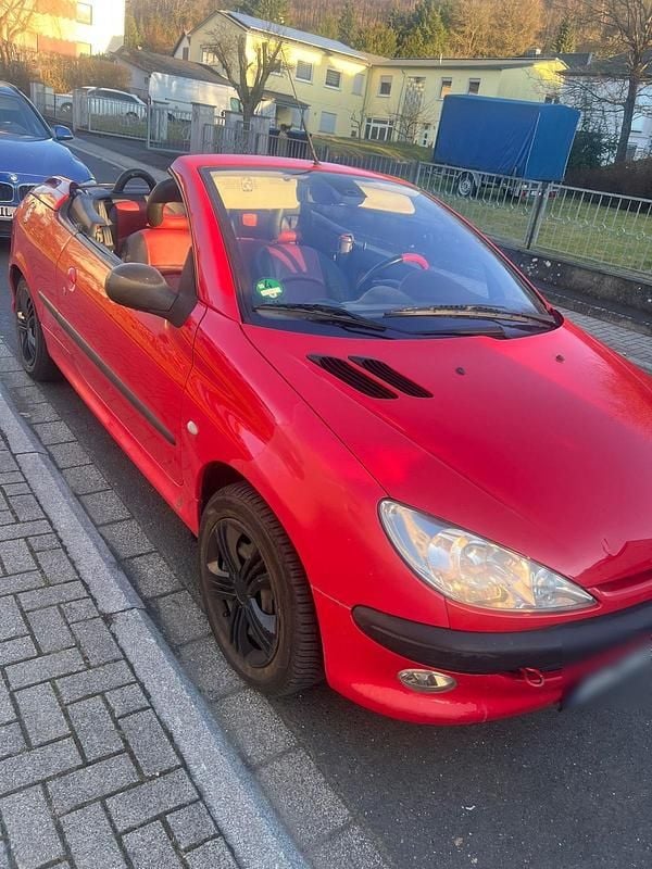Gebraucht Peugeot 206 CC 109 PS (80 kW) 2002 Rot Cabrio