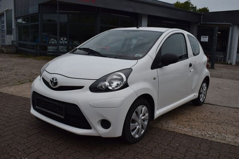 Weiß Gebraucht 2012 Toyota Aygo Basis Kleinwagen | 1.998 € (Superpreis) - Bild 1/4