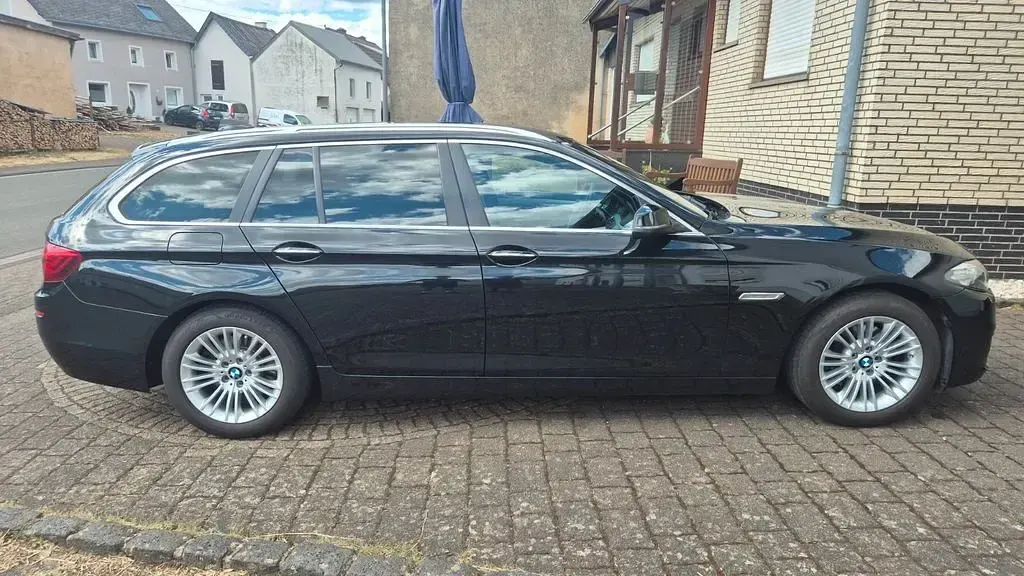 Gebraucht BMW 520 Comfort Edition 184 PS (135 kW) 2014 Schwarz Kombi