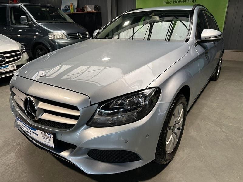 Gebraucht Mercedes C180 116 PS (85 kW) 2016 Blau Kombi