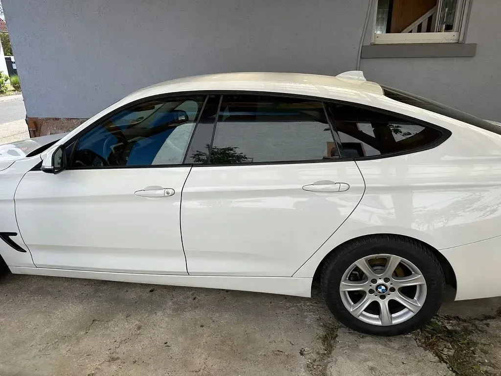 Gebraucht BMW 320 Advantage 190 PS (139 kW) 2018 Weiß Limousine