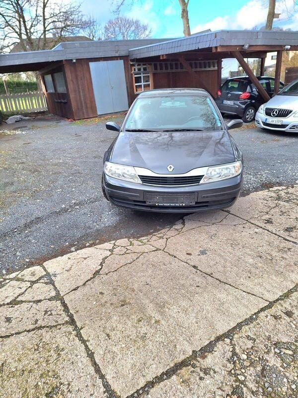 Schwarz Gebraucht 2001 Renault Laguna II Limousine | 3.200 € (Teuer) - Bild 1/4