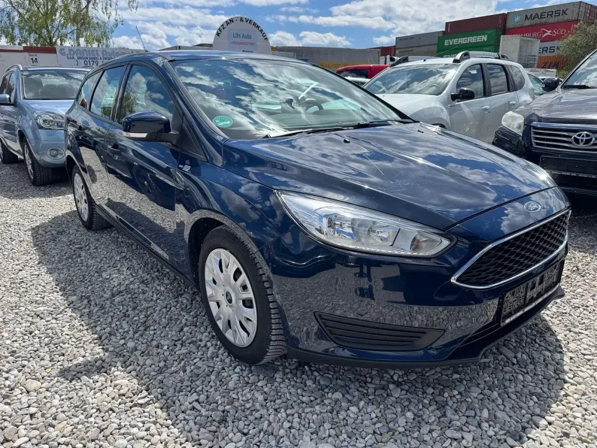 Gebraucht Ford Focus 101 PS (74 kW) 2016 Blau Kombi