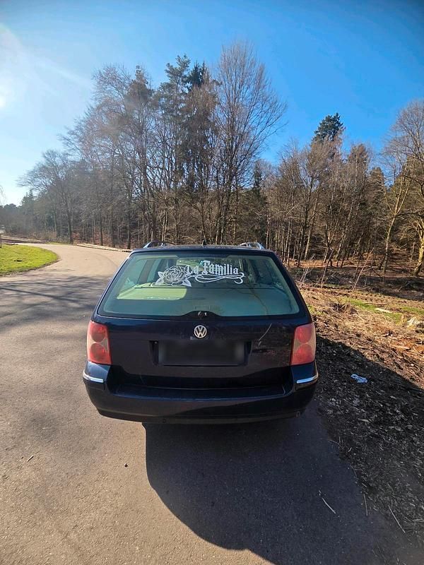 Gebraucht VW Passat Highline 163 PS (119 kW) 2003 Blau Kombi