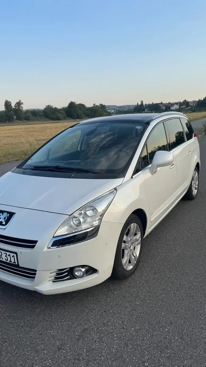 Gebraucht Peugeot 5008 156 PS (114 kW) 2010 Weiß Van / Kleinbus