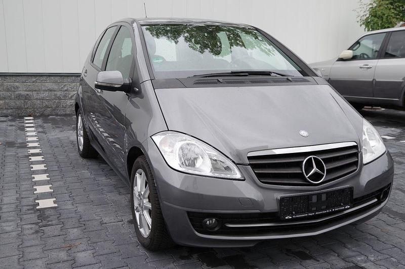 Silber Gebraucht 2009 Mercedes A160 Edition Van / Kleinbus | 2.950 € (Fairer Preis) - Bild 1/4