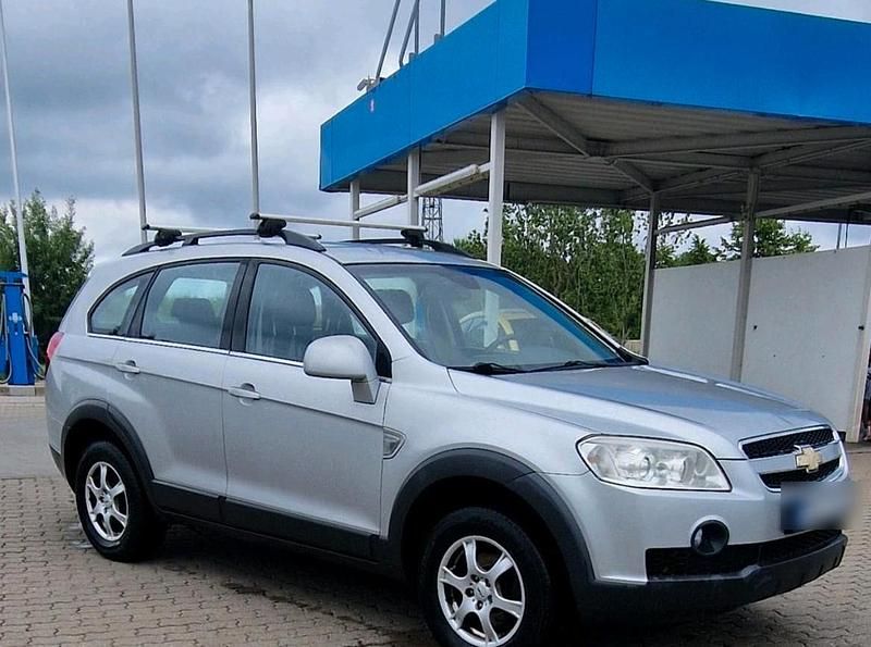 Silber Gebraucht 2009 Chevrolet Captiva SUV | 2.000 € (Superpreis) - Bild 1/4