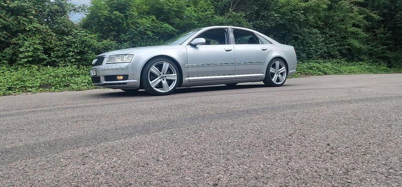 Silber Gebraucht 2003 Audi A8 Limousine | 12.500 € - Bild 1/3