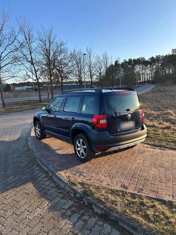 Gebraucht Skoda Yeti 105 PS (77 kW) 2011 Blau SUV